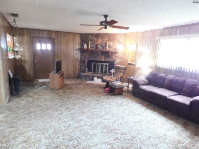 223 WALNUT DRIVE, Burkburnett, TX 76354