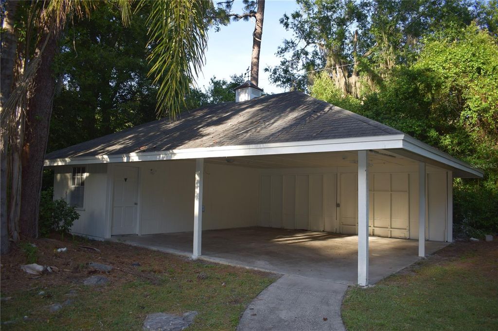 Image 11 of property listing at 16308 ROCK LAKE DRIVE, Odessa, FL 33556