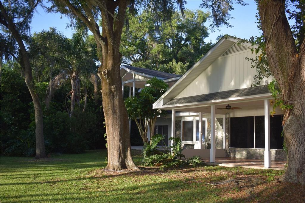 Image 7 of property listing at 16308 ROCK LAKE DRIVE, Odessa, FL 33556