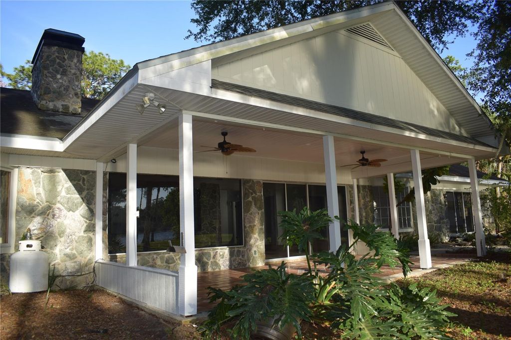 Image 8 of property listing at 16308 ROCK LAKE DRIVE, Odessa, FL 33556