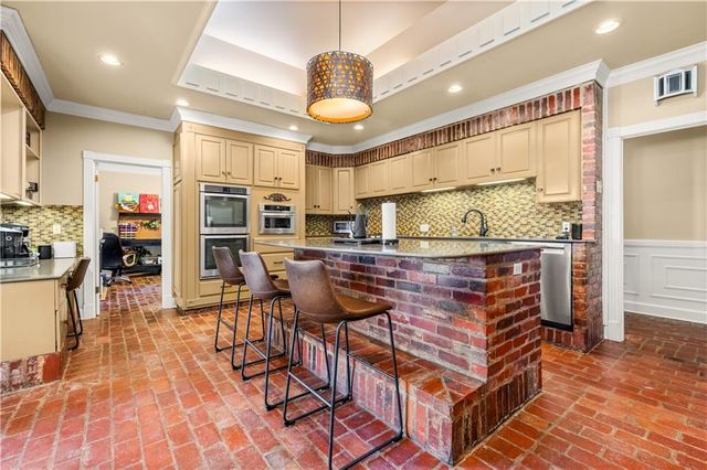 500 WYCLIFFE Way, Alexandria, LA 71303