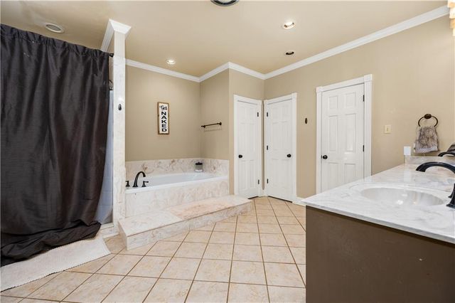 500 WYCLIFFE Way, Alexandria, LA 71303