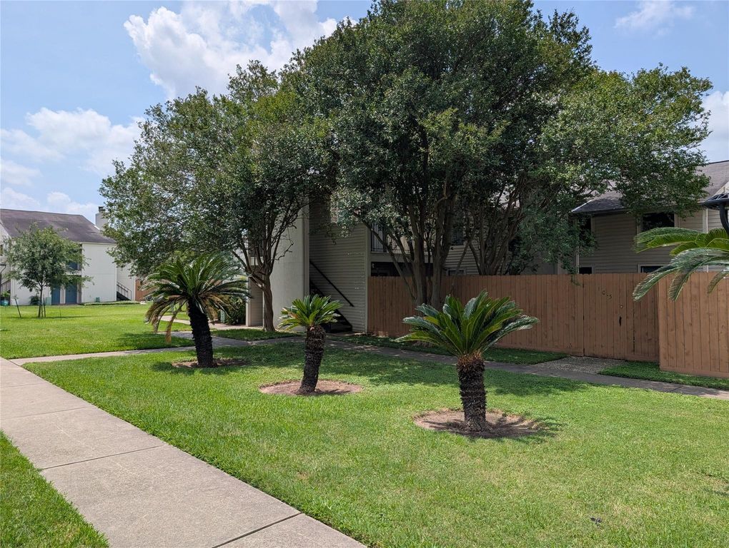 6401 Deihl 103, Houston, TX 77092