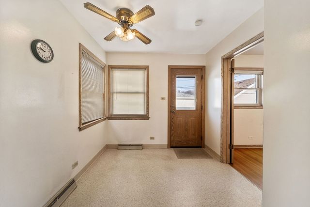 7230 W Greenleaf Avenue, Chicago, IL 60631