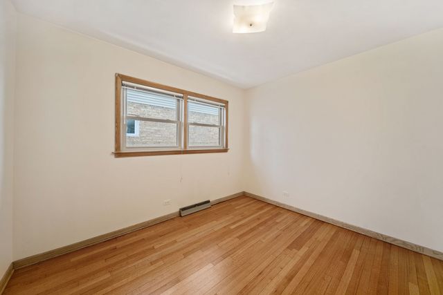 7230 W Greenleaf Avenue, Chicago, IL 60631