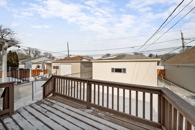 7230 W Greenleaf Avenue, Chicago, IL 60631