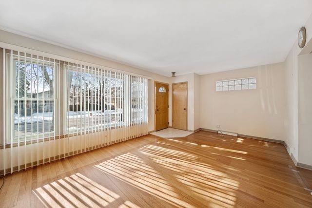 7230 W Greenleaf Avenue, Chicago, IL 60631