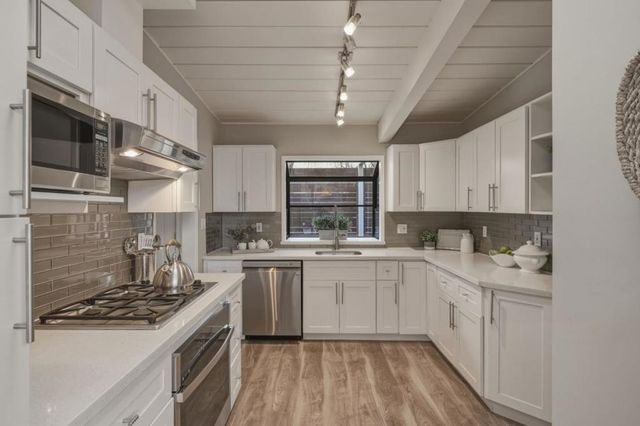 1135 Cedarwood Way, Redwood City, CA 94061