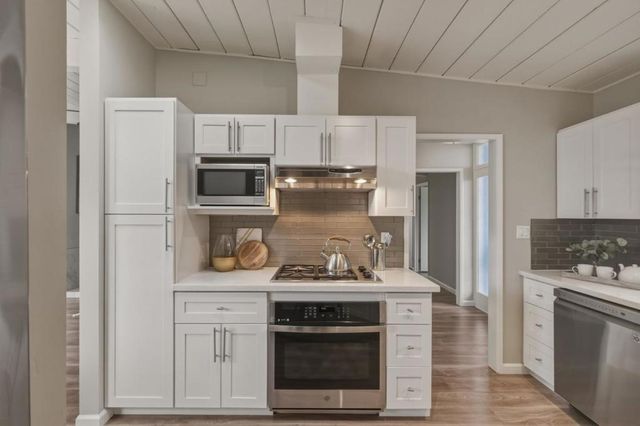 1135 Cedarwood Way, Redwood City, CA 94061