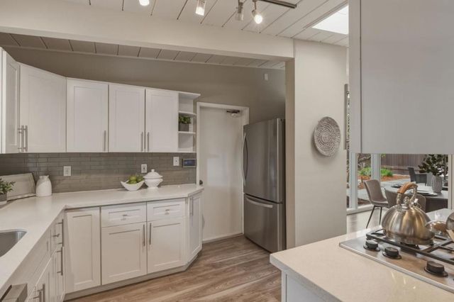 1135 Cedarwood Way, Redwood City, CA 94061