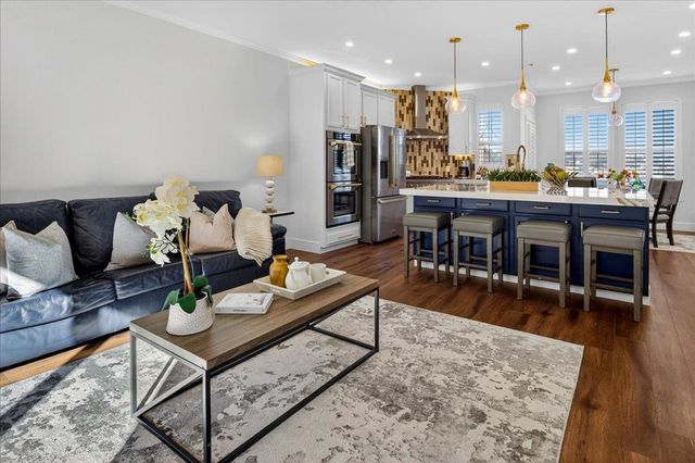 209 Bay Ridge Dr, Daly City, CA 94014