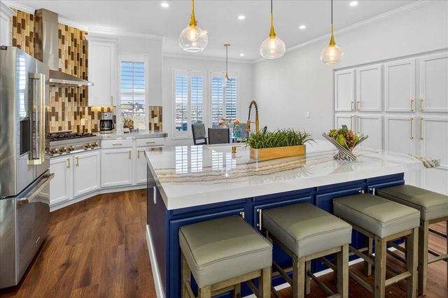 209 Bay Ridge Dr, Daly City, CA 94014