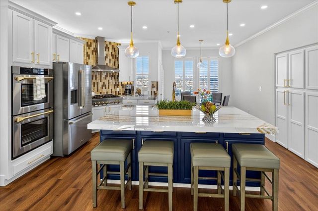 209 Bay Ridge Dr, Daly City, CA 94014