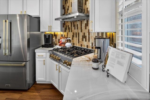 209 Bay Ridge Dr, Daly City, CA 94014