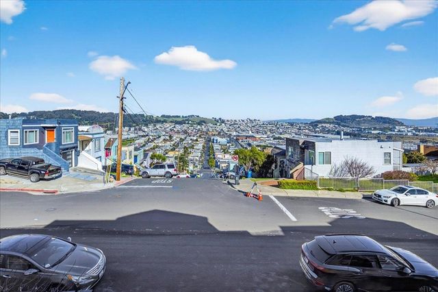 209 Bay Ridge Dr, Daly City, CA 94014