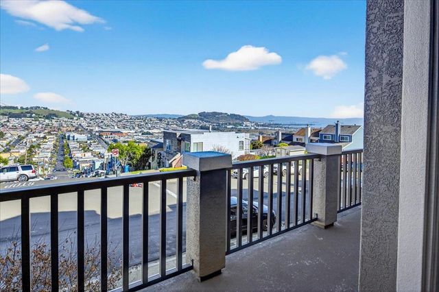 209 Bay Ridge Dr, Daly City, CA 94014