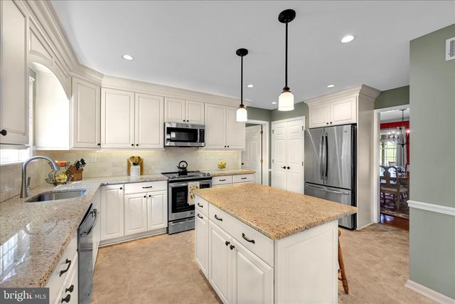 214 MILL POND DR, Exton, PA 19341
