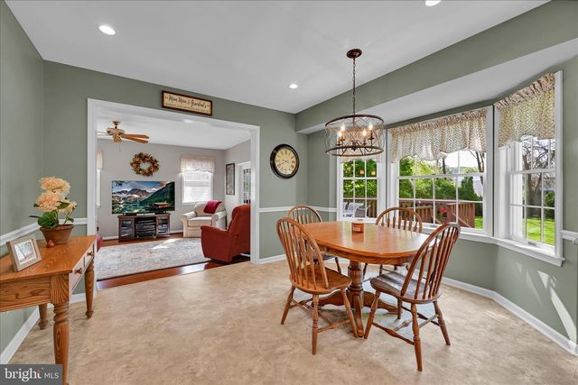 214 MILL POND DR, Exton, PA 19341