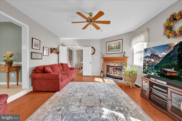 214 MILL POND DR, Exton, PA 19341