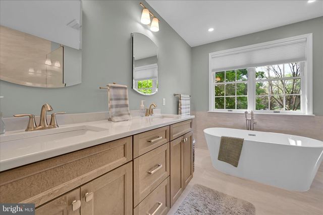 214 MILL POND DR, Exton, PA 19341