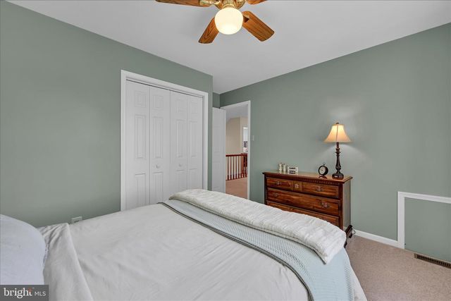 214 MILL POND DR, Exton, PA 19341