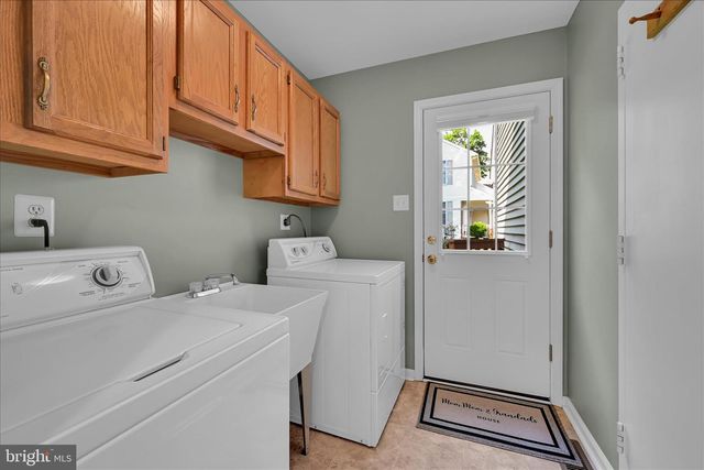 214 MILL POND DR, Exton, PA 19341