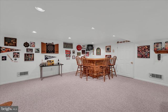 214 MILL POND DR, Exton, PA 19341