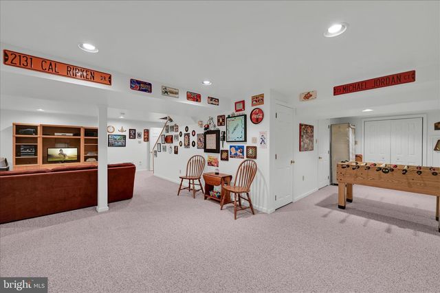 214 MILL POND DR, Exton, PA 19341
