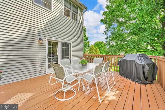 214 MILL POND DR, Exton, PA 19341