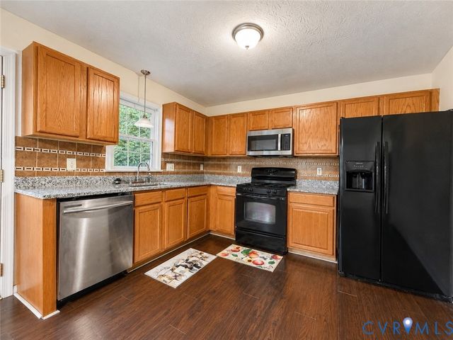 8240 Tarragon Dr, Mechanicsville, VA 23111