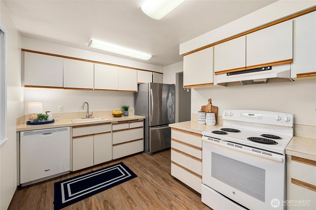 26650 18th Place S, Des Moines, WA 98198