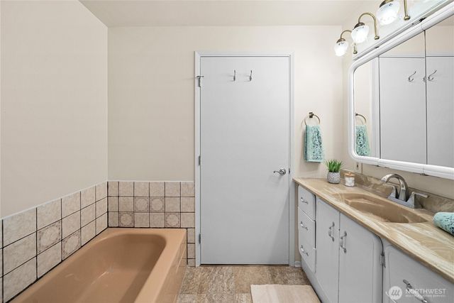 26650 18th Place S, Des Moines, WA 98198