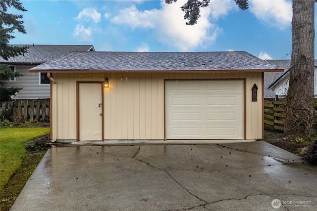 26650 18th Place S, Des Moines, WA 98198