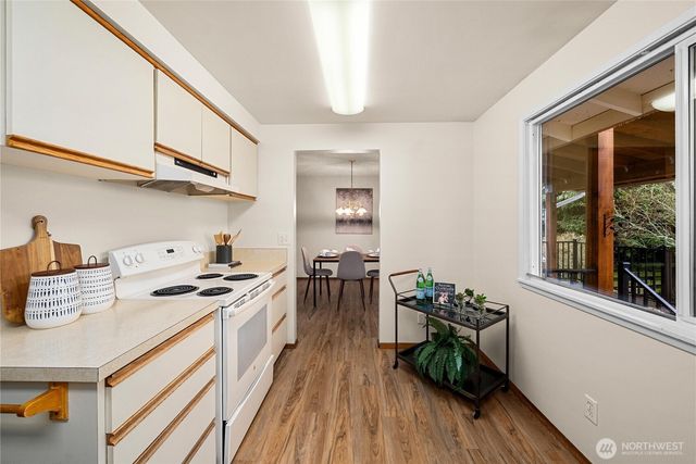 26650 18th Place S, Des Moines, WA 98198