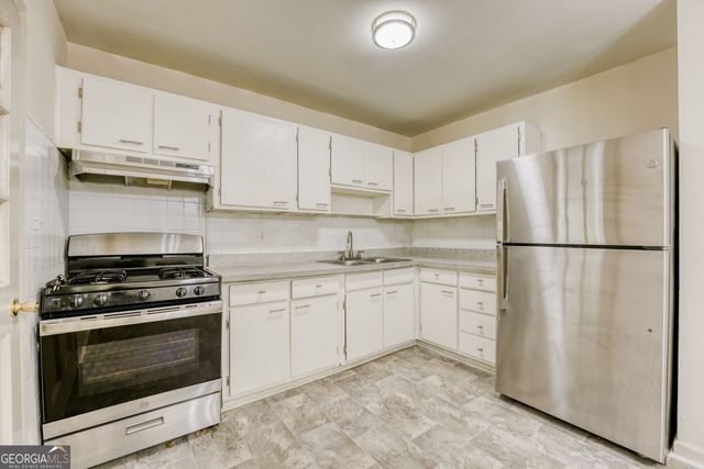 1340 Pineglen Drive, Riverdale, GA 30296