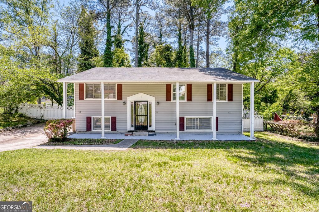 1340 Pineglen Drive, Riverdale, GA 30296