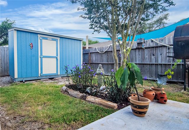 113 Treasure, Rockport, TX 78382