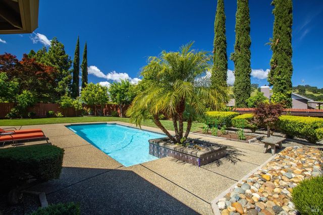 2513 Troon Ct, Fairfield, CA 94534