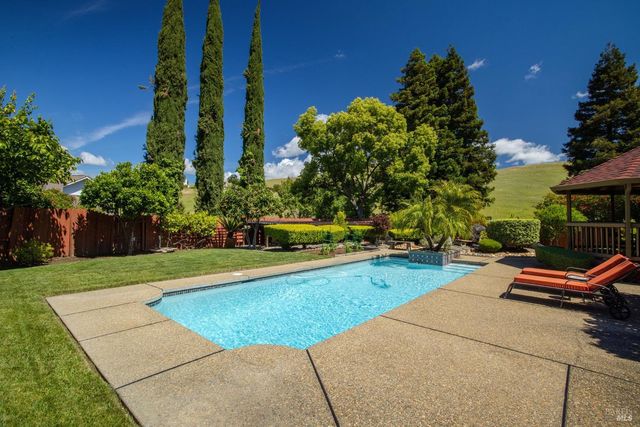2513 Troon Ct, Fairfield, CA 94534