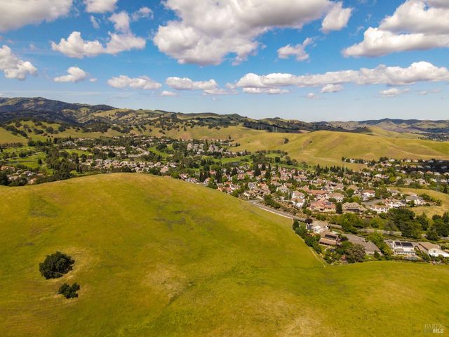 2513 Troon Ct, Fairfield, CA 94534