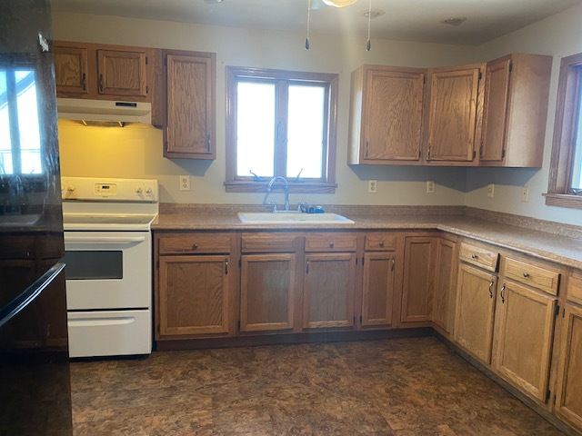 215 S Hennepin Avenue, Ladd, IL 61329