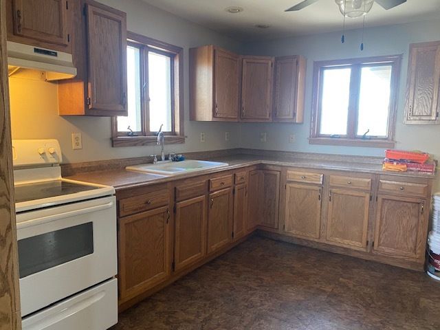 215 S Hennepin Avenue, Ladd, IL 61329