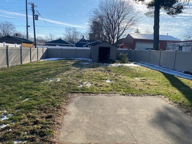 215 S Hennepin Avenue, Ladd, IL 61329