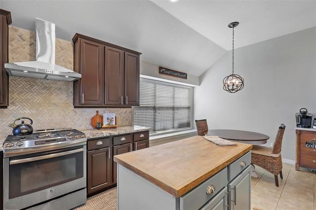 7067 Nantucket Way, Grand Prairie, TX 75054