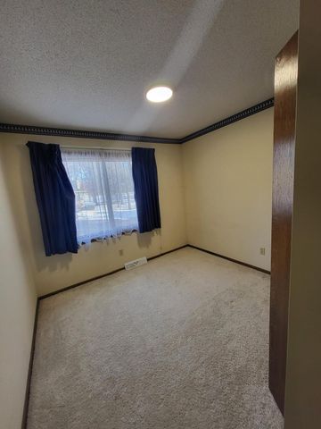 539 98th Avenue NE, Blaine, MN 55434