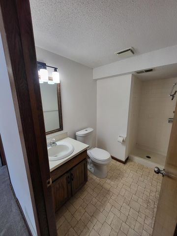 539 98th Avenue NE, Blaine, MN 55434