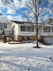539 98th Avenue NE, Blaine, MN 55434