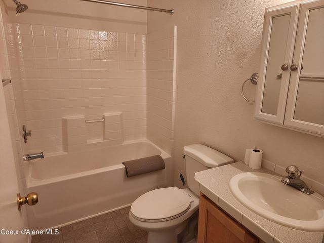 1906 Bounty lp, Hayden, ID 83835
