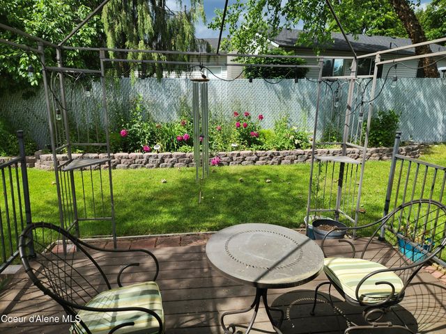 1906 Bounty lp, Hayden, ID 83835
