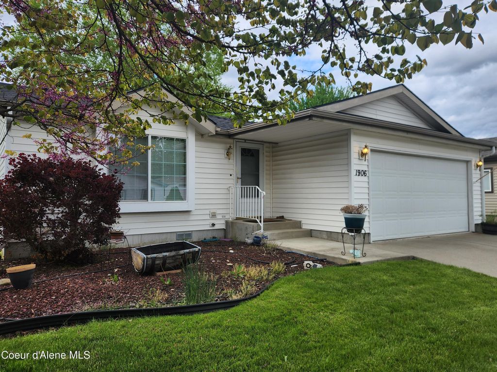 1906 Bounty lp, Hayden, ID 83835
